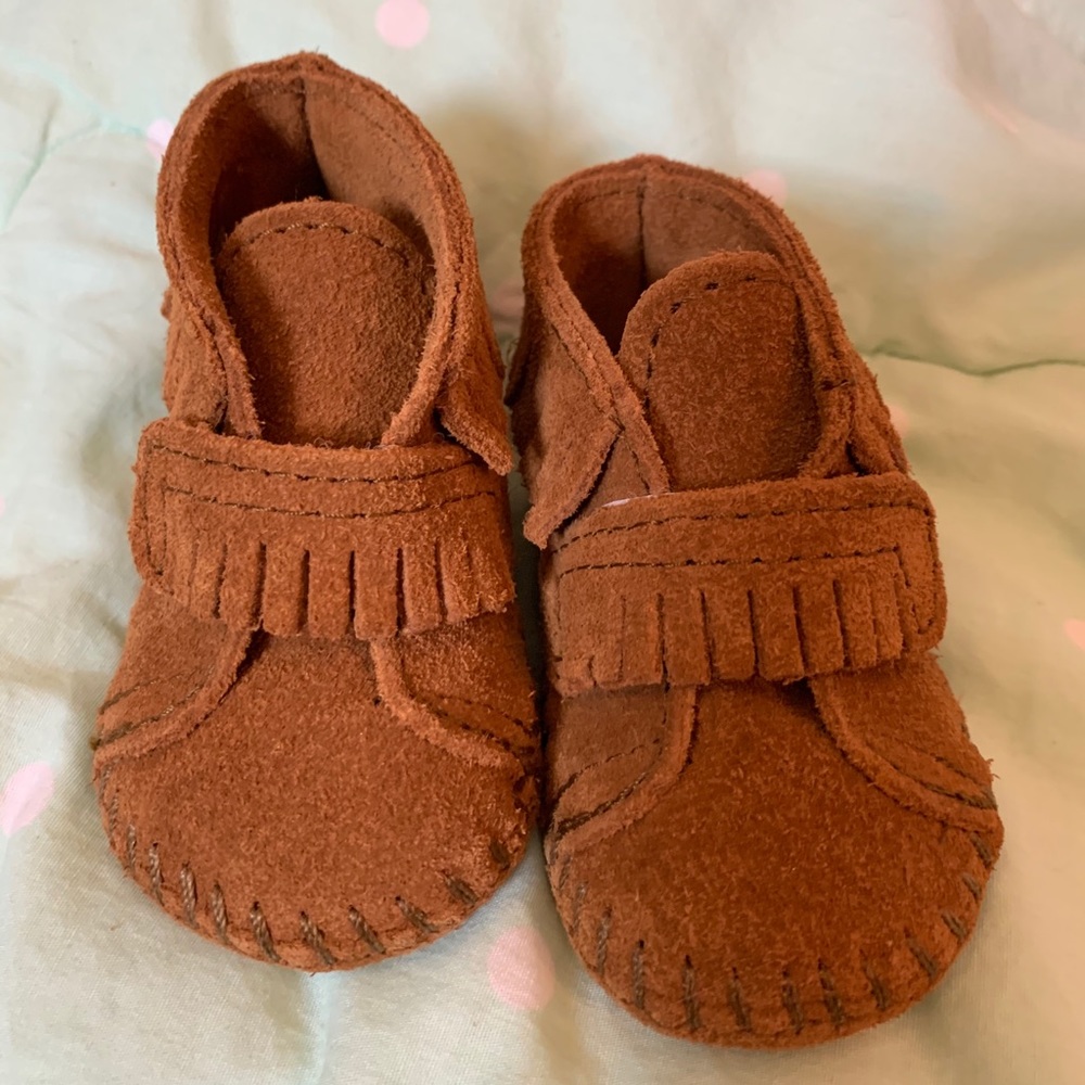 Minnetonka soft suede brown moccasins size 1